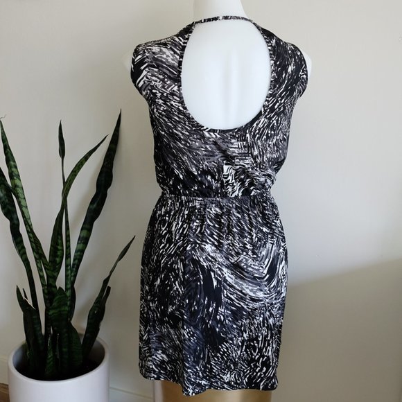 Jacqueline deYong sleeveless open back dress - Picture 2 of 14